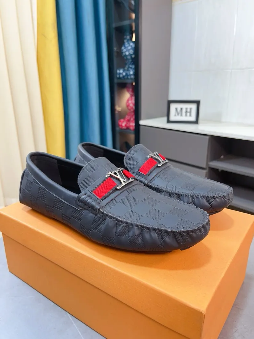 Men's men's shoes💰400🌹🌹[LV Louis Vuitton] New men's beanie shoes💝💝.. Top-grade imported cowhide embossed➕Comfortable leather lining. It is extremely skin-friendly and comfortable, feels very delicate, and the shape is very correct! Perfectly reflects the three-dimensional sense, code number: 38-44